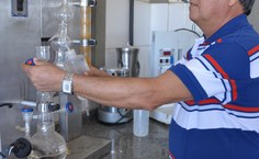 João Nunes pesquisa na empresa incubada