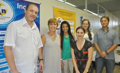 Josealdo Tonholo, Junara Camargo, Patrícia Macedo, gestora de programas da Junior Achievement de Alagoas e bolsistas do NIT