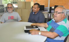 Professor Wagner Ribeiro, pesquisador Jackson Silva e padre Manoel Henrique Soares, equipe do centenário de O Semeador