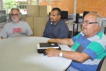 Professor Wagner Ribeiro, pesquisador Jackson Silva e padre Manoel Henrique Soares, equipe do centenário de O Semeador