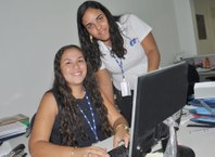 Raíssa Gonzaga e a estudante Maryha Ferreira, do Ciee
