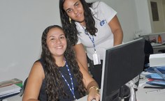Raíssa Gonzaga e a estudante Maryha Ferreira, do Ciee