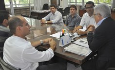 Reitor com representantes do Campus do Sertão