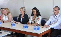 Mesa de abertura da aula inaugural: Theresinha Calado, diretora do ICBS, Sílvia Uchôa, da Propep, e os professores Professores Magna Suzana e Geraldo Brasileiro