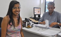 Alana faz matrícula no curso de Direito