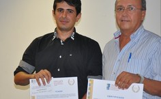 Daniel Fernandes e João Nunes tiveram pesquisa de produção de aguardente reconhecido com excelência