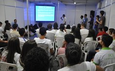 Aulas teóricas também fazem parte da programação