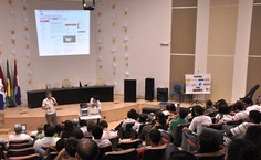 Alunos e professores acompanham o lançamento do site do COS no Portal da Ufal