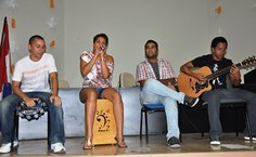 O som de Erick Balbino e da banda Bloco 21 animou os presentes no encerramento do evento