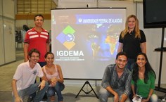 Alunos e professores do curso de Geografia expõem a metodologia do curso