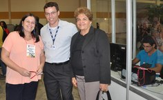 A vice-reitora Rachel Rocha, o prefessor da Fits, Daniel Fontan, e a reitora honorária Ana Dayse