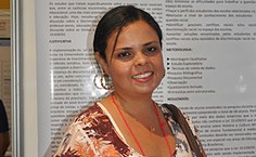 Adjane dos Santos faz Pedagogia e estuda questões raciais nas escolas públicas estaduais