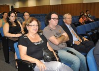 Professora Belmira Magalhães, reitor da Uneal, Jairo Campos, e o vice-reitor do Cesmac, Douglas Apratto