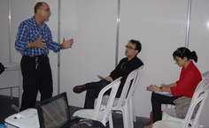 Alunos de Letras acompanham apresentação de modelo linguístico-aplicado