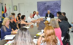 Reunião na manhã de sexta-feira