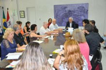 Reunião na manhã de sexta-feira