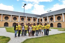 Alguns estudantes e monitores que participaram da organização do evento