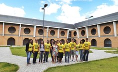 Alguns estudantes e monitores que participaram da organização do evento