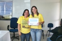 Estudante Mayara Gomes Vieira recebe prêmio de 1º Lugar pela apresentação de trabalho oral intitulado “Lugares do Medo e da Violência: um estudo de caso sobre a cidade de Delmiro Gouveia-AL”, sob orientação do Prof. Kleber Costa da Silva.