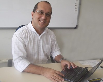 Carloney Alves, coordenador do Núcleo de Polos e Cursos da Cied