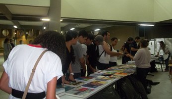 Edufal realiza 1º Feirão de Livros no Campus do Sertão