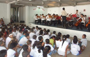 Orquestra realiza concerto para escolas municipais nesta terça