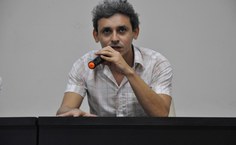 Sivaldo Pereira apresentando o trabalho em Curitiba