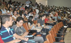 Público lotou o Auditório Reitor Nabuco Lopes, na Reitoria