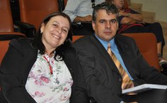 A vice-reitora Rachel Rocha e o coordenador da Cied, Luis Paulo Mercado, comemoram os 15 anos da Cied