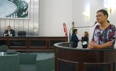 Lúcia Santos, do Núcleo Temático de Assistência Social da Ufal