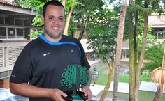 Lucas Alcântara venceu com a reportagem 'Despoluir - O desafiador exercício da limpeza'