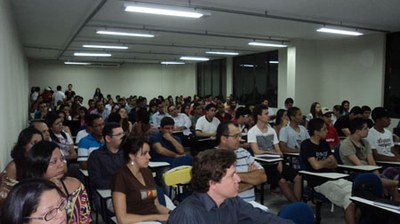 Auditório lotado na aula inaugural | nothing