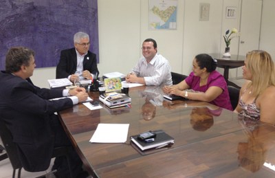 Reunião do reitor Eurico Lôbo com Luís Paulo Mercado e representantes da Prefeitura de Ibateguara