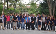 Reitor Eurico Lobo e Professora Leonea com os atletas campeões da Ufal