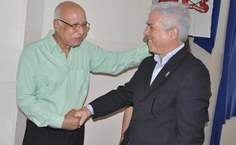 Reitor Eurico Lôbo parabeniza o maestro Benedito Fonseca