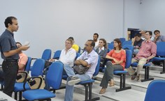 Durante a reunião, Pedro Valetim ressalta a concorrência entre os bolsistas que cresceu proporcionalmente à qualidade dos projetos