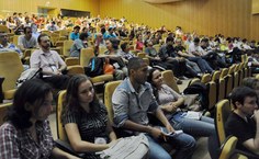 Estudantes, profissionais e pesquisadores assistiram ao painel sobre cidades inteligentes