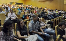 Estudantes, profissionais e pesquisadores assistiram ao painel sobre cidades inteligentes