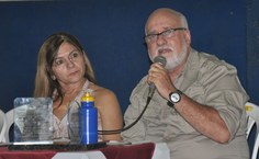 Ao lado da professora Maria do Socorro, Verter ressalta que sua história na Ufal começou em 1974, quando entrou como aluno na instituição