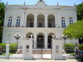 Palácio Floriano Peixoto recebe exposição do Museu de História Natural