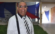 Eraldo Ferraz, coordenador do curso de Pedagogia, comemora a participação de professores e estudantes