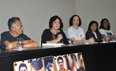 Professora Graça Gurgel paraticipou da mesa-redonda com familiares de vítimas assassinadas