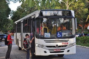 Viagens de ônibus têm horários ampliados para o campus