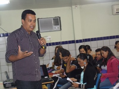 Professor Rodrigo Pereira ministrando o curso | nothing