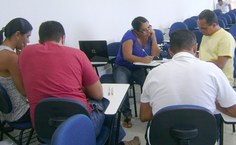 Durante a tarde, eles se juntavam em grupos para fazer os exercícios