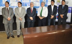 Governador Teotônio Vilela, prefeito Rui Palmeira, reitor Eurico Lôbo e demais autoridades