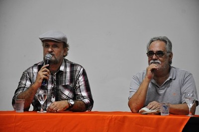 Os professores Amílton Gláucio e Wagner Ribeiro parabenizaram os estudantes pelo evento | nothing
