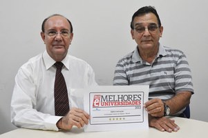 Curso de Administração comemora o selo 5 estrelas do Guia do Estudante