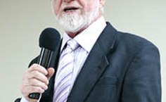 Carlos Libâneo é uma dos grandes nomes confirmados para a 6ª Bienal Internacional do Livro de Alagoas (Foto - Maisfm.org.br)