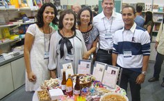 Além dos novos títulos da Coleção Nordestina, editoras oferecem aos visitantes um pouco das comidas típicas da região